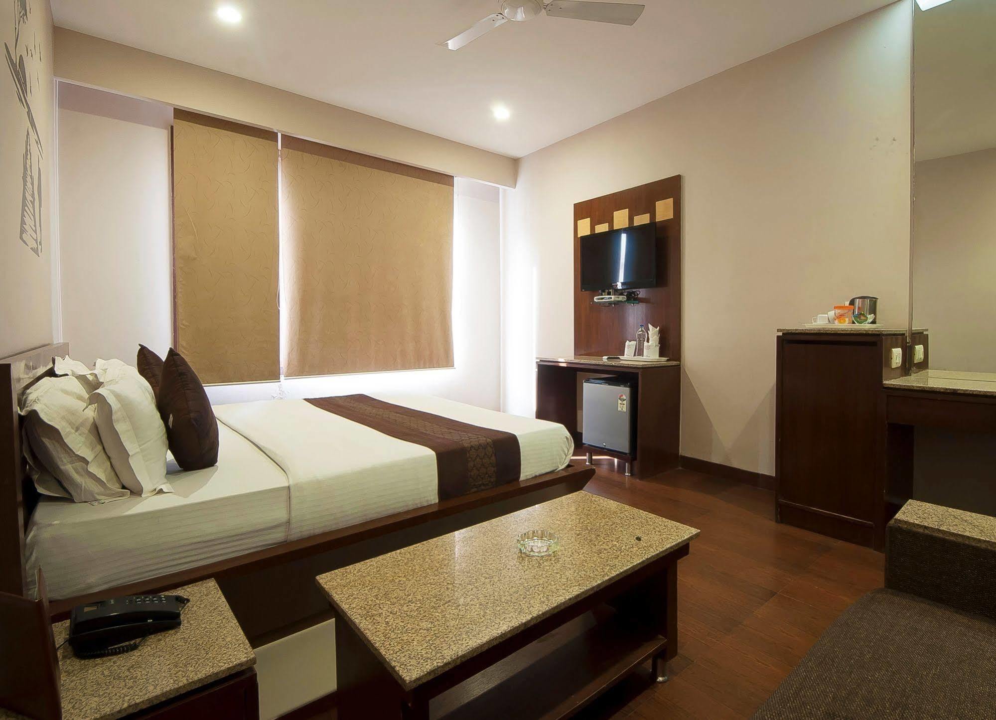 Fabhotel Basera Амритсар Экстерьер фото