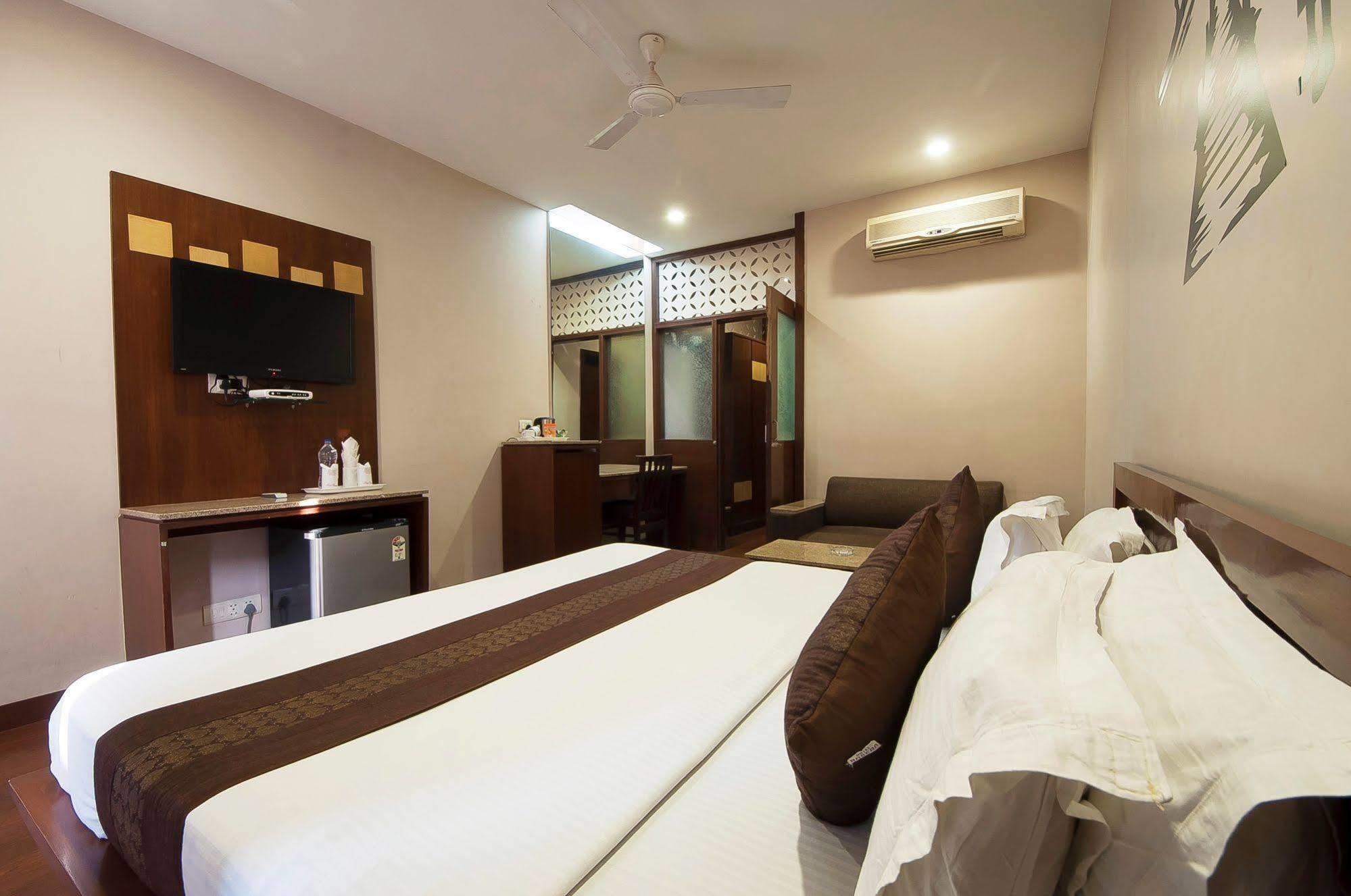 Fabhotel Basera Амритсар Экстерьер фото